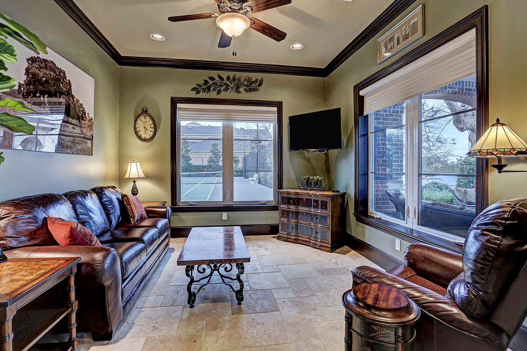 7 Paradise Point, Sugar Land, TX 77478 Martha Turner Sotheby's