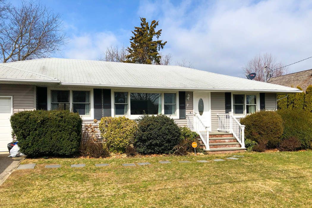 7 Ridge Drive, Sag Harbor, NY 11963 Sotheby's International Realty, Inc.