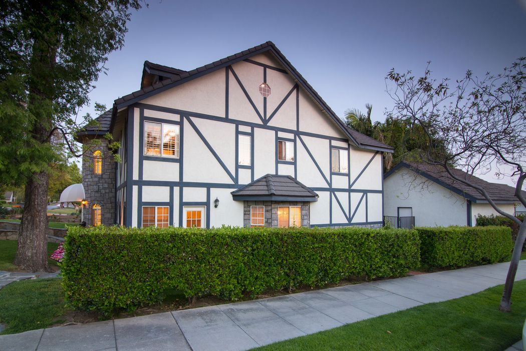 932 West Road, Glendale, CA 91202 Sotheby's International