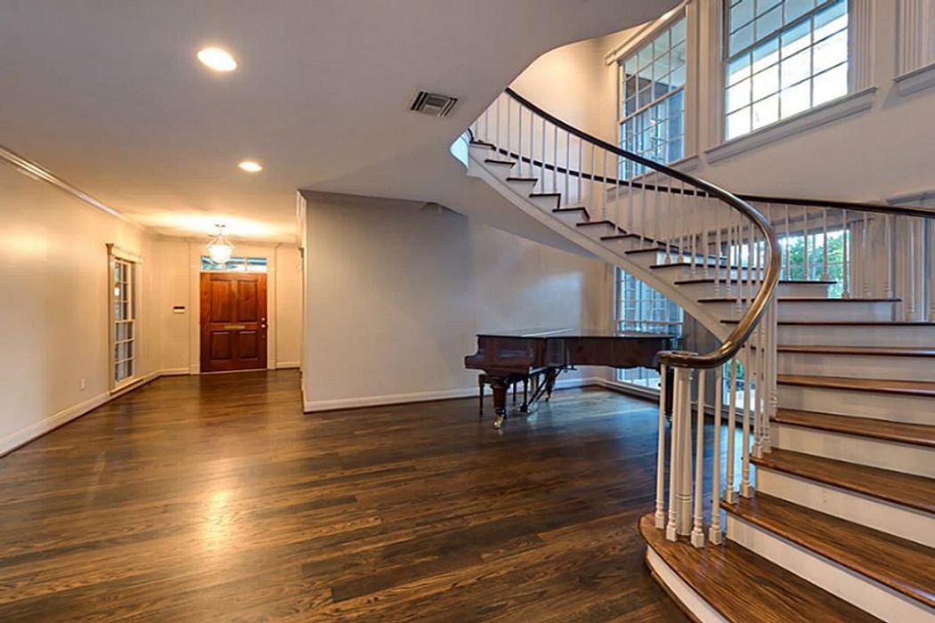 6007 Green Tree Road, Houston, TX 77057 Martha Turner Sotheby's