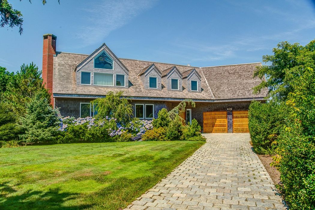 51 Gunning Point Avenue, Falmouth, MA 02540 Sotheby's International