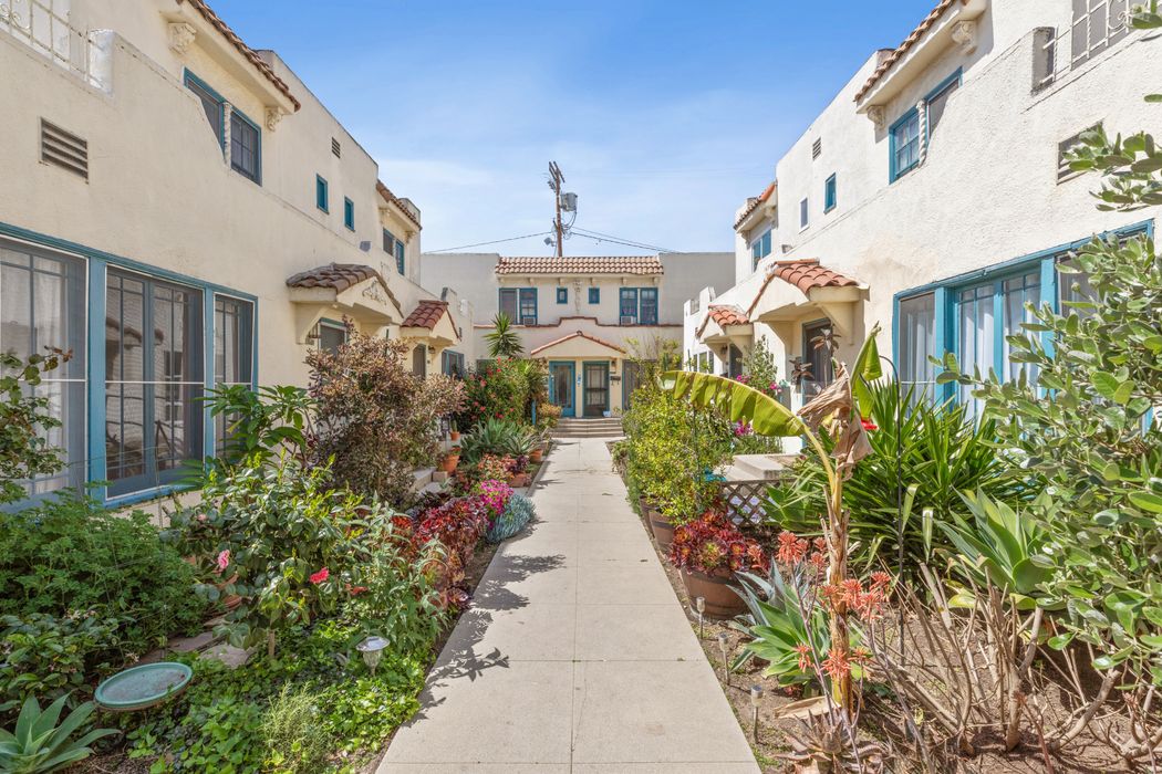 617 North Sycamore Avenue, Los Angeles, CA 90036 Sotheby's