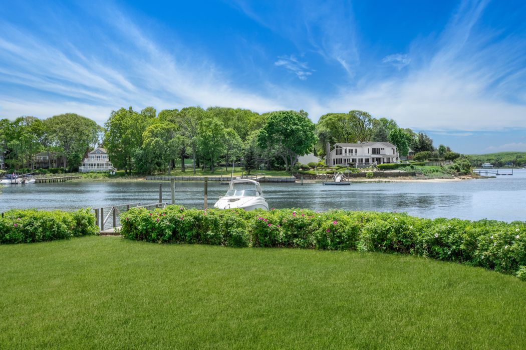 28 Bay View Drive East, Sag Harbor, NY 11963 Sotheby's International Realty, Inc.