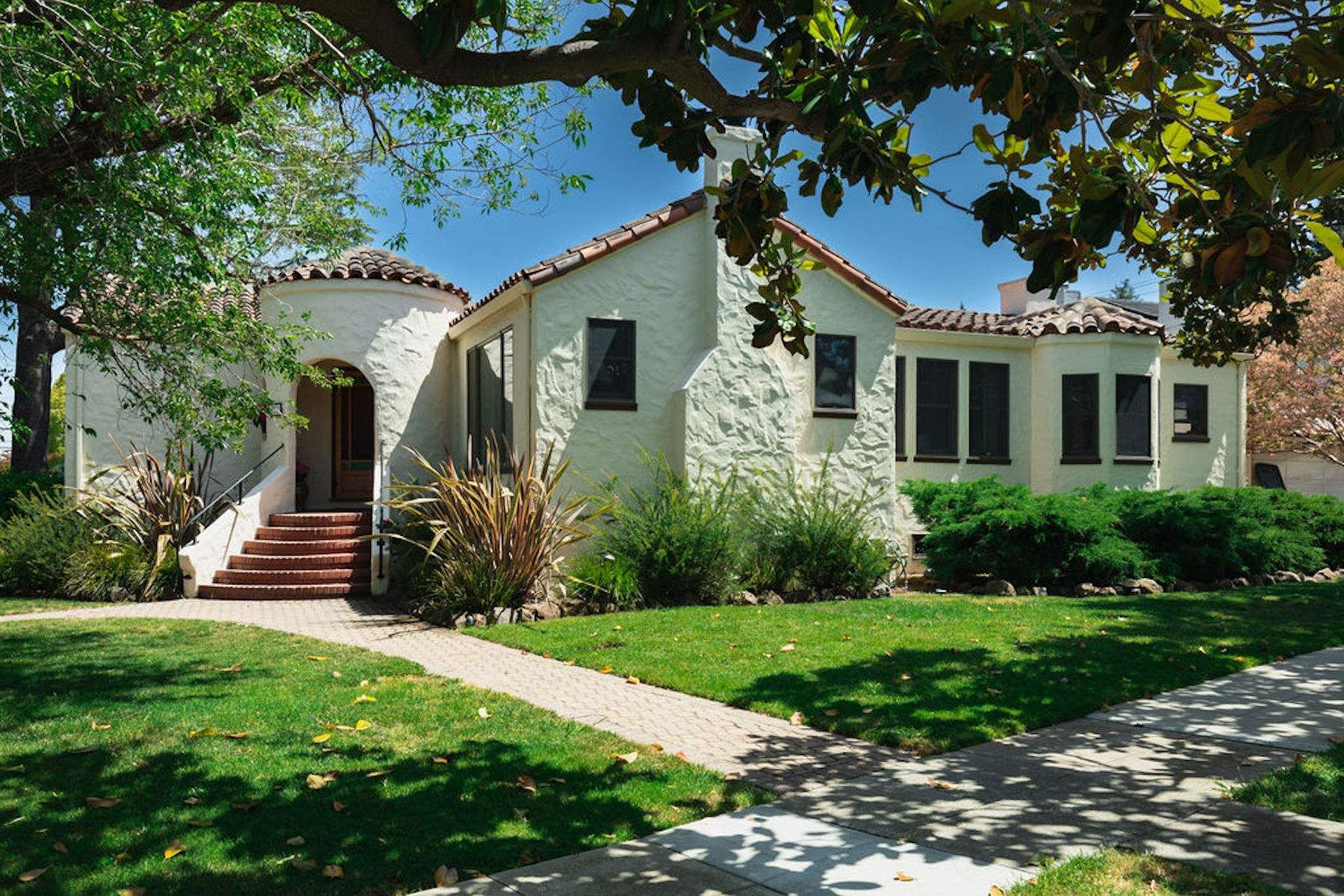 1022 Rosewood Ave