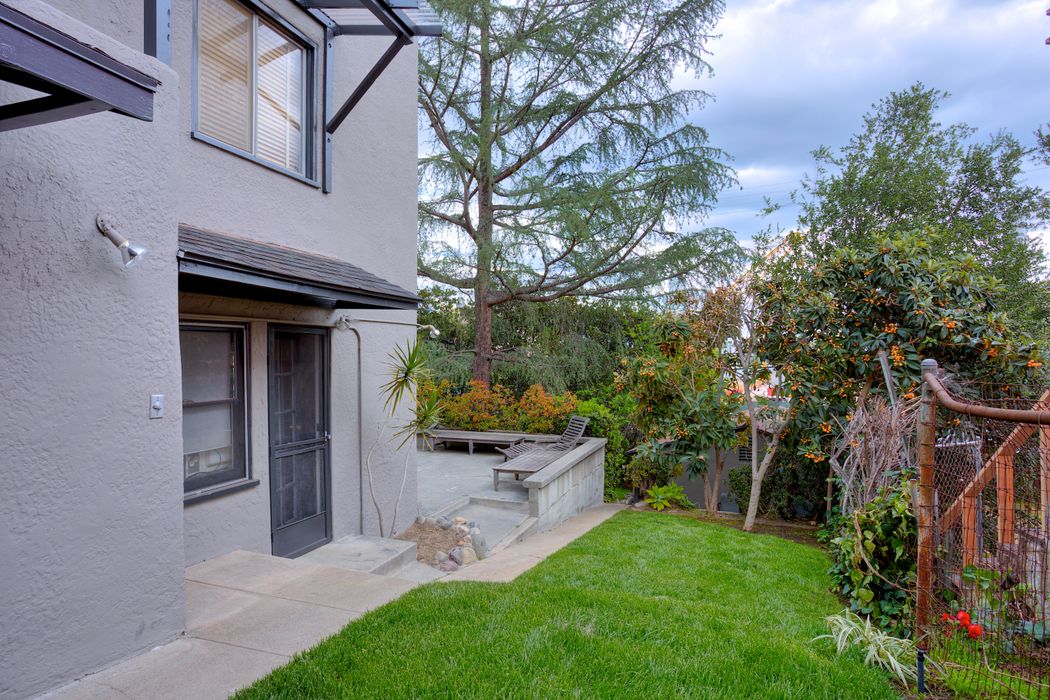 23 Grace Terrace, Pasadena, CA 91105 Sotheby's International Realty, Inc.