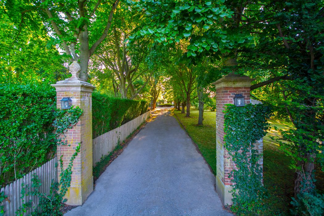 217 Rose Hill Road, Water Mill, NY 11975 Sotheby's International