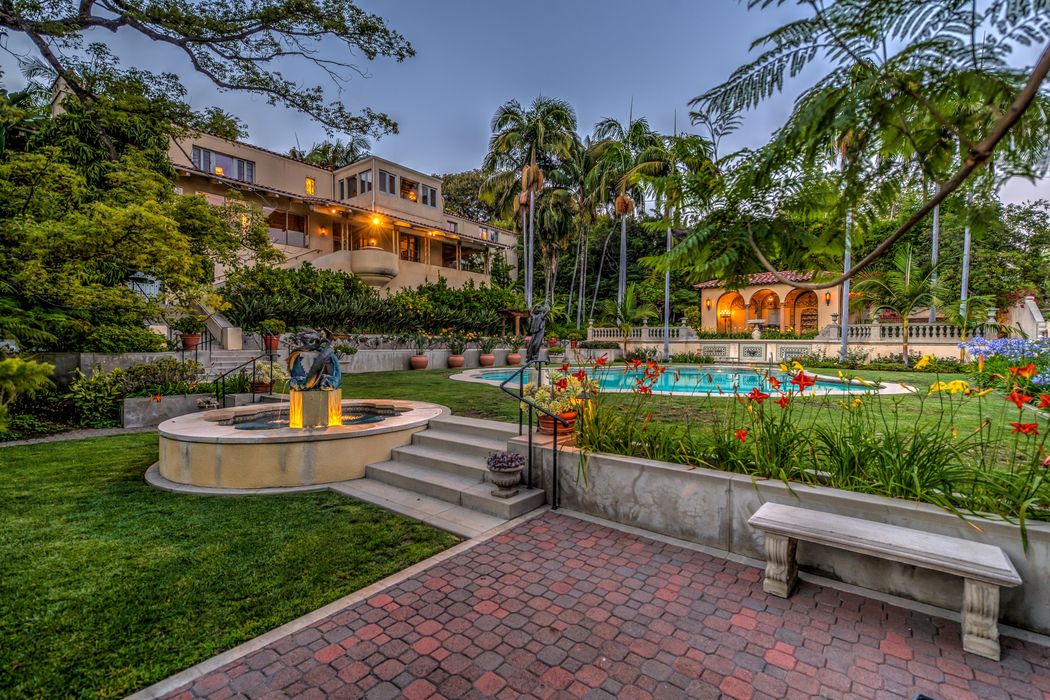 4120 Cromwell Avenue, Los Angeles, CA 90027 Sotheby's International