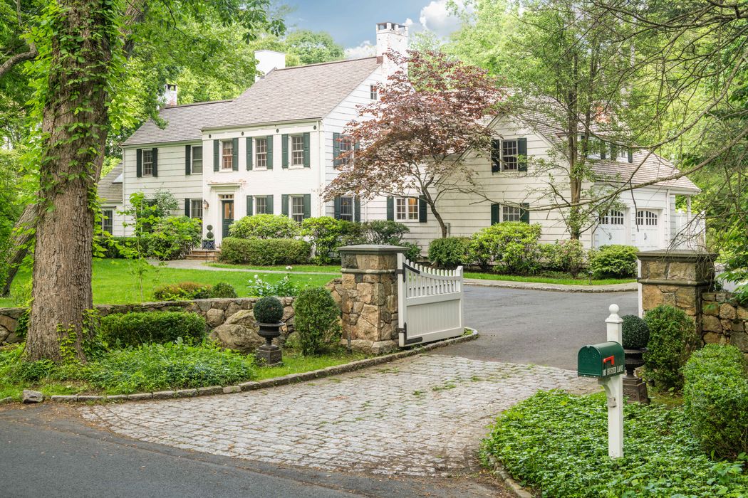 103 Husted Lane, Greenwich, CT 06830 Sotheby's International Realty, Inc.