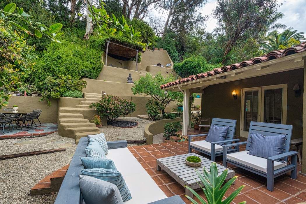 2763 Outpost Drive Los Angeles, CA 90068