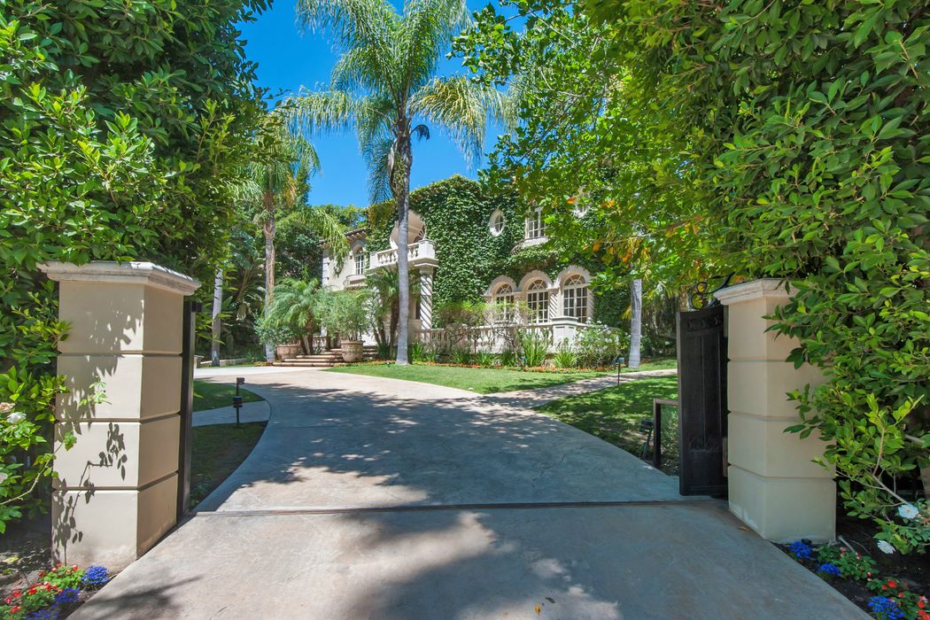 511 Doheny Road, Beverly Hills, CA 90210 Sotheby's International