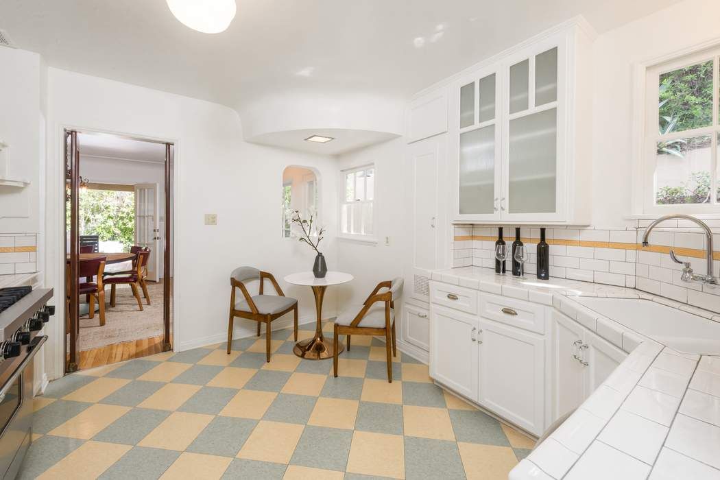 2763 Outpost Drive Los Angeles, CA 90068