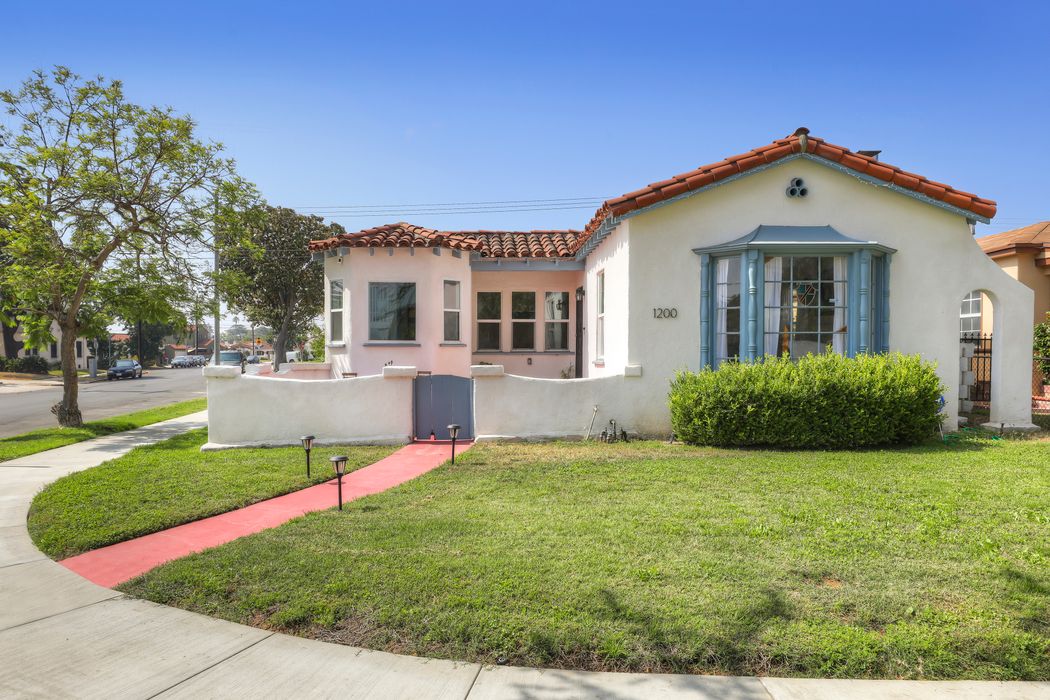 1200 West 79th Street, Los Angeles, CA 90044 Sotheby's International Realty, Inc.