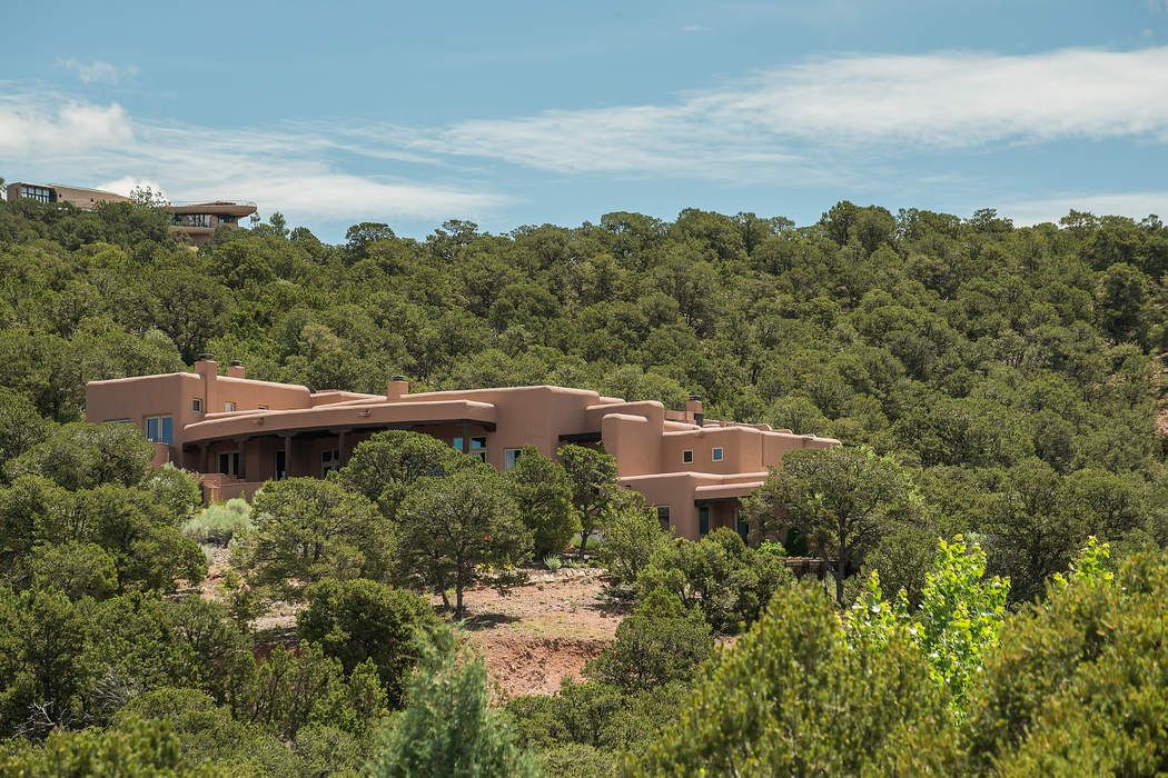 1062 Sierra Del Norte, Santa Fe, NM 87501 Sotheby's International