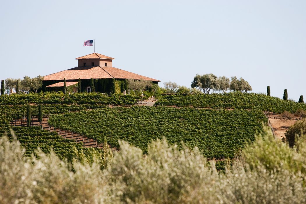 25200 Arnold Drive, Sonoma, CA 95476 Sotheby's International Realty, Inc.