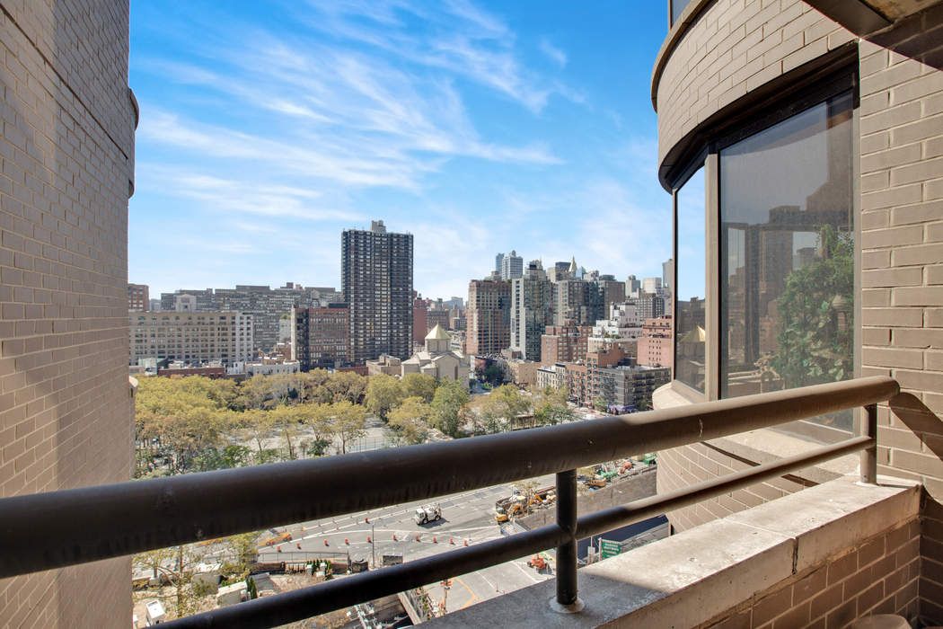 333 East 38th Street, 4th Floor – A Glimpse into New York City’s Vibrant Hub