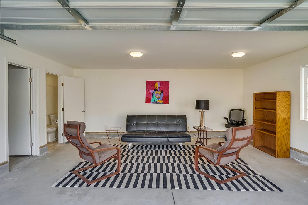 2134 El Sereno Avenue Altadena, CA 91001