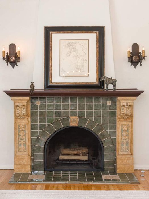 2763 Outpost Drive Los Angeles, CA 90068