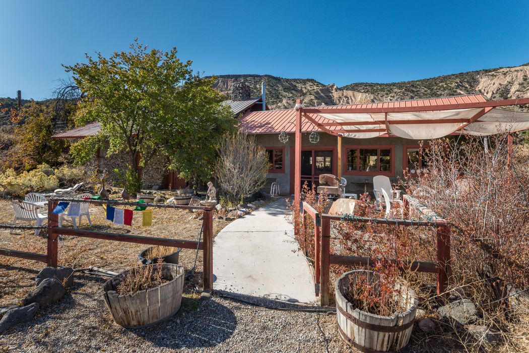 Embudo Station, Embudo, NM 87531 Sotheby's International Realty, Inc.