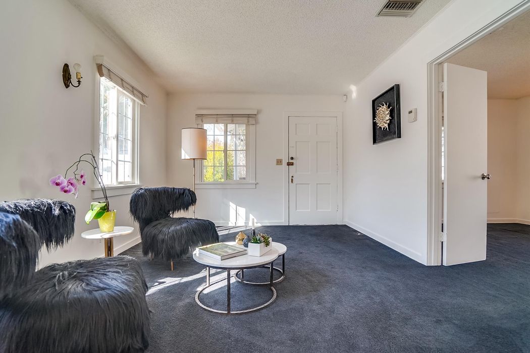 2134 El Sereno Avenue Altadena, CA 91001