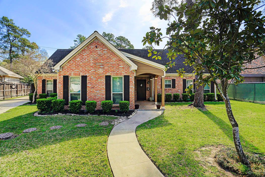 12107 Tara Drive, Houston, TX 77024 Martha Turner Sotheby's