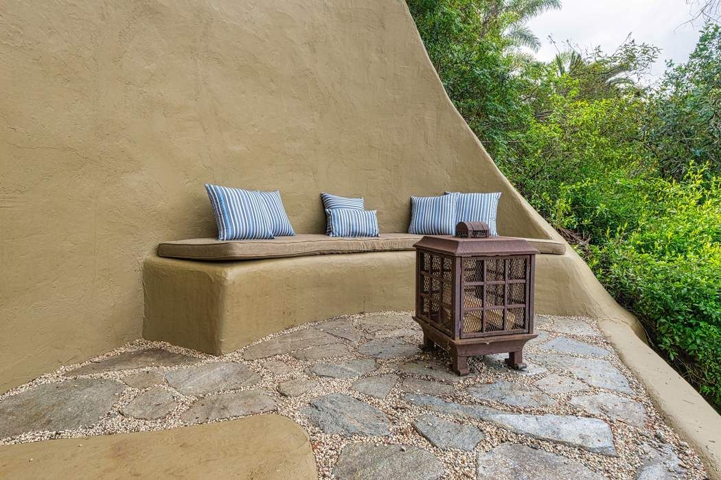 2763 Outpost Drive Los Angeles, CA 90068