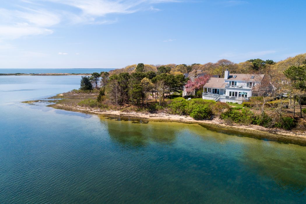 55 Moonpenny Lane, East Falmouth, MA 02536 Sotheby's International