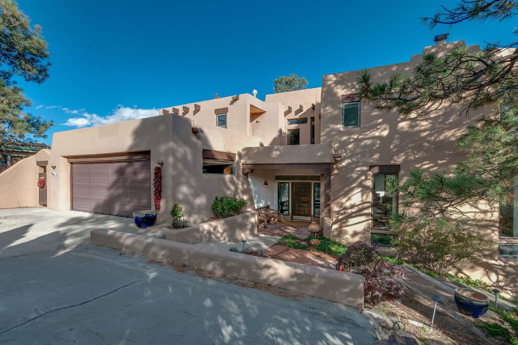 117 Rim Rd, Los Alamos, NM 87544 Sotheby's International Realty, Inc. 117 Rim Rd, Los Alamos, NM 87544 Sotheby's International Realty, Inc.