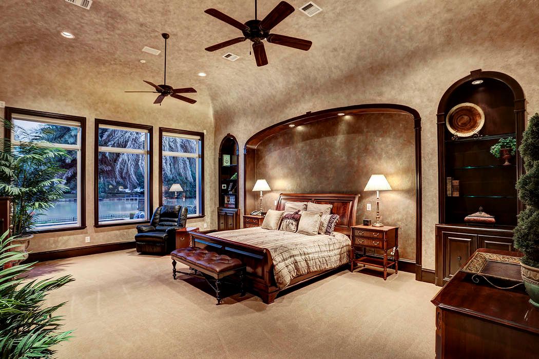 7 Paradise Point, Sugar Land, TX 77478 Martha Turner Sotheby's