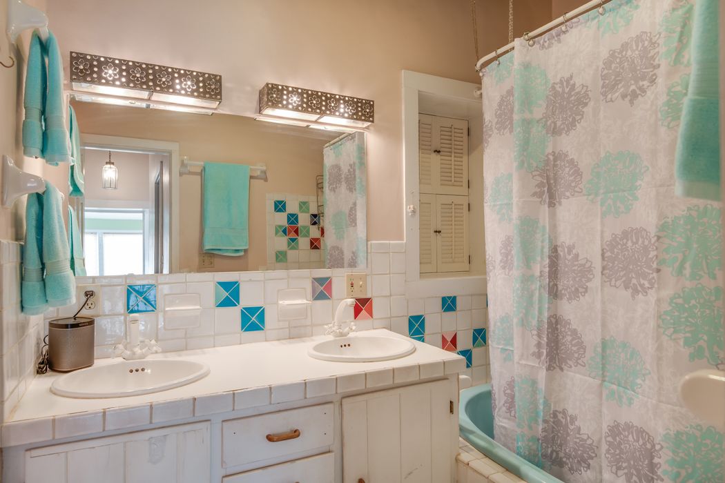 37 Canyon Road, El Rito, NM 87530 Sotheby's International Realty, Inc.