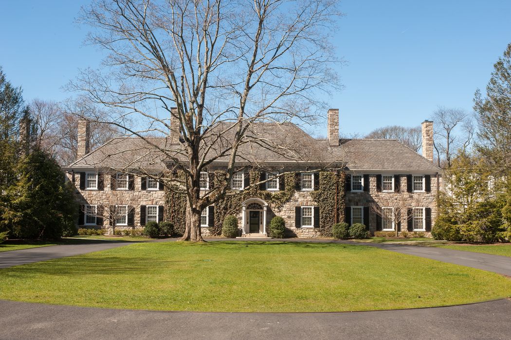 6 Meadowcroft Lane, Greenwich, CT 06830 Sotheby's International