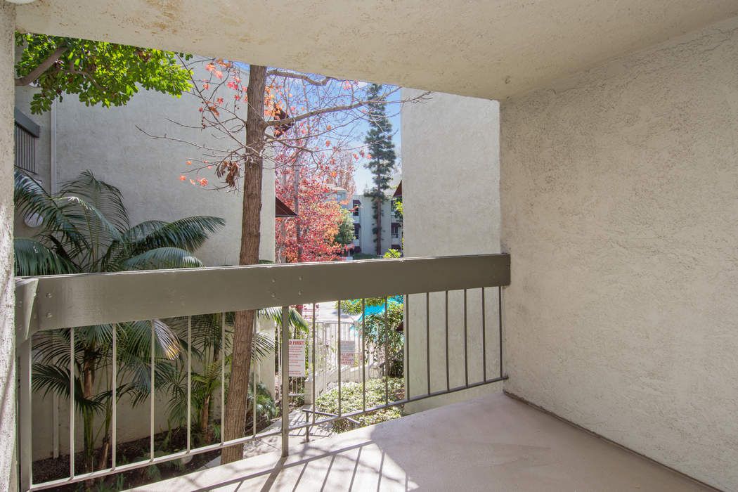 4900 Overland Avenue 228, Culver City, CA 90230 Sotheby's