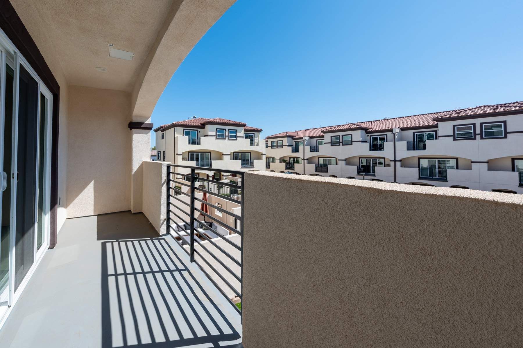 906 Warwick Avenue, Thousand Oaks, CA 91360