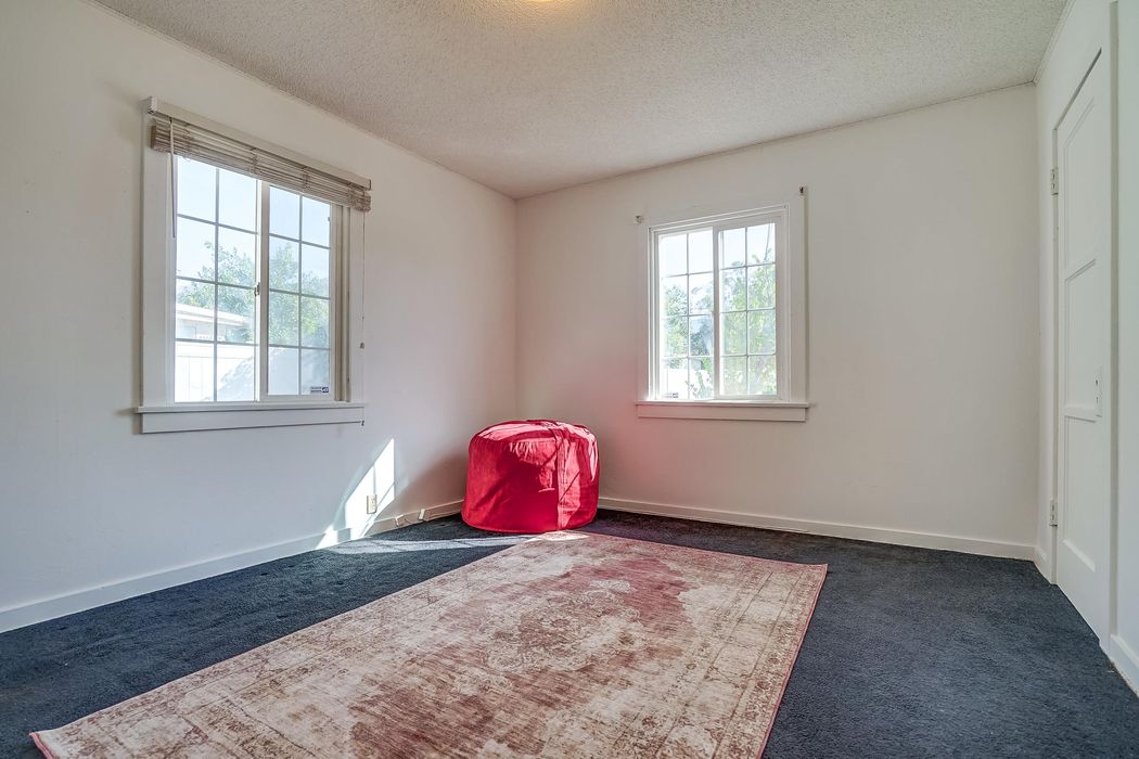 2134 El Sereno Avenue Altadena, CA 91001