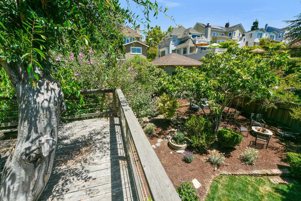 Exquisitely Updated & Located in Oakland Oakland, CA 94610 Sotheby's