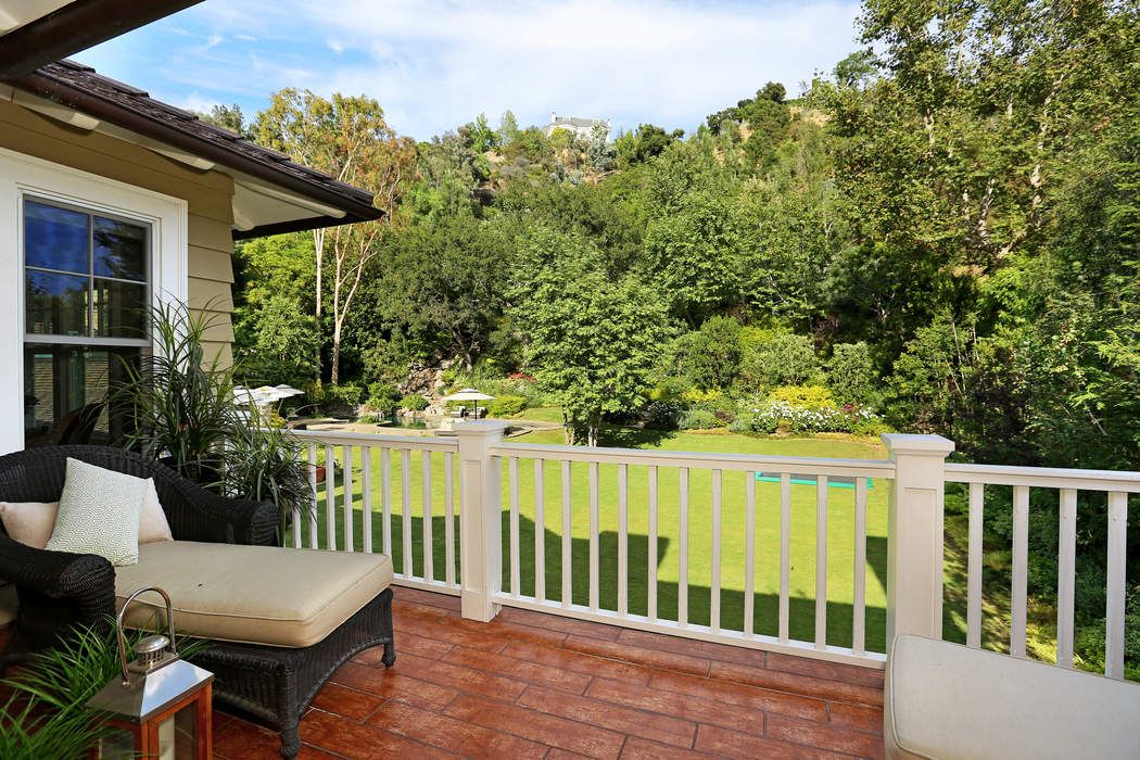 1262 Moraga Drive, Los Angeles, CA 90049 Sotheby's International