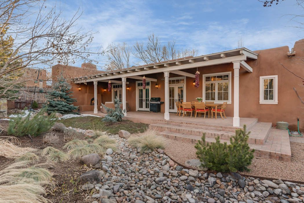 620B Martinez Lane, Santa Fe, NM 87505 Sotheby's International