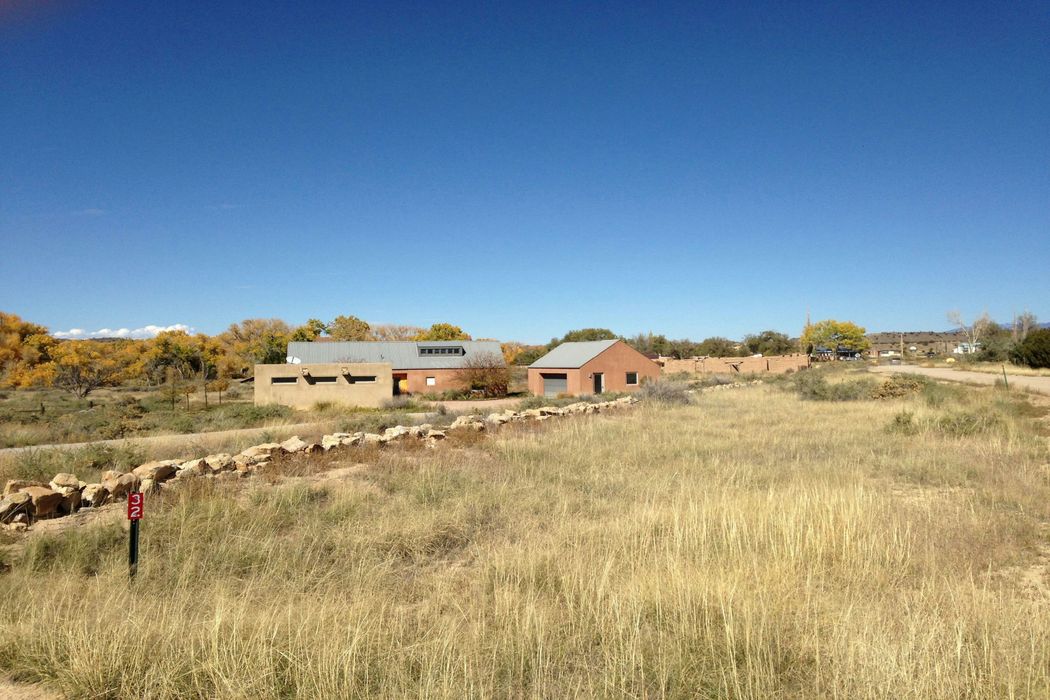 32 Avenida Vieja, Galisteo, NM 87540 Sotheby's International Realty, Inc.