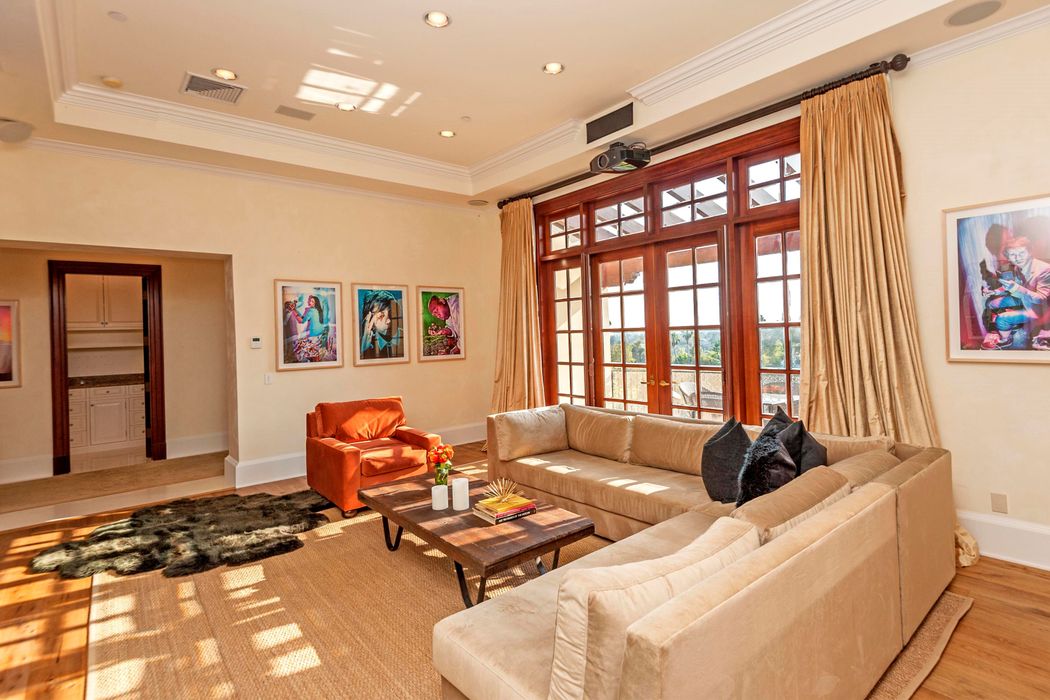 1141 Summit Drive, Beverly Hills, CA 90210 Sotheby's International