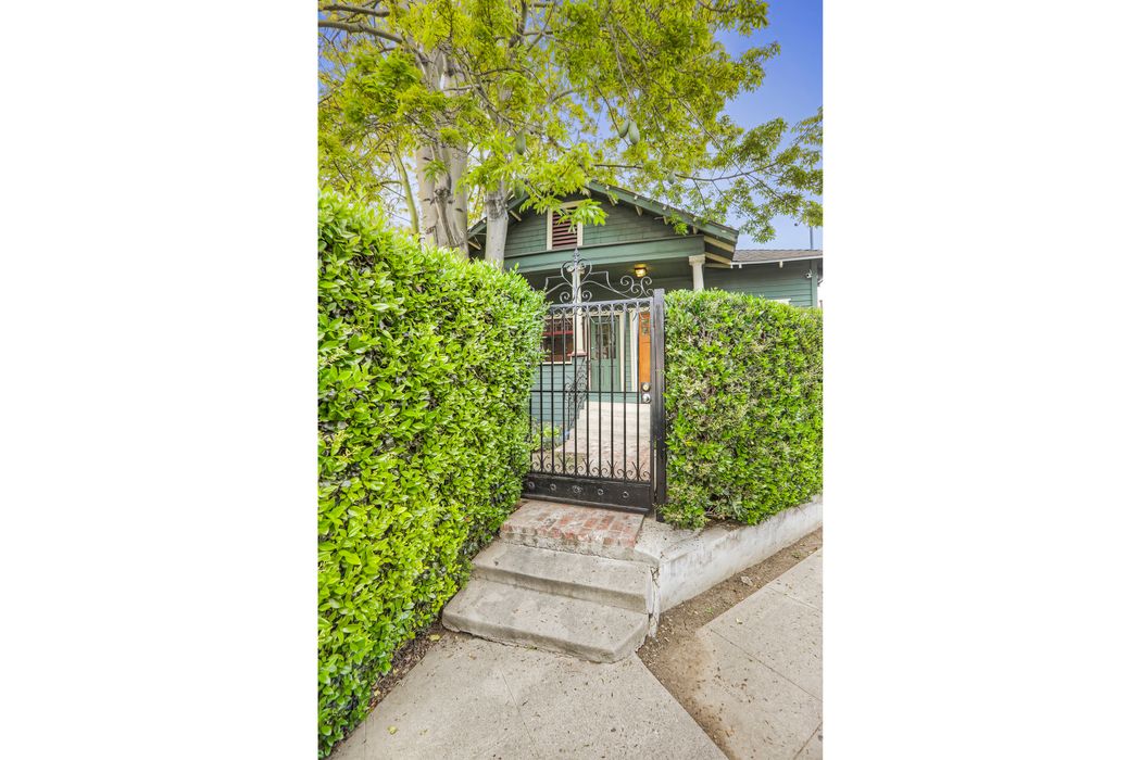 1661 Griffith Park Blvd, Los Angeles, CA 90026 Sotheby's International Realty, Inc.