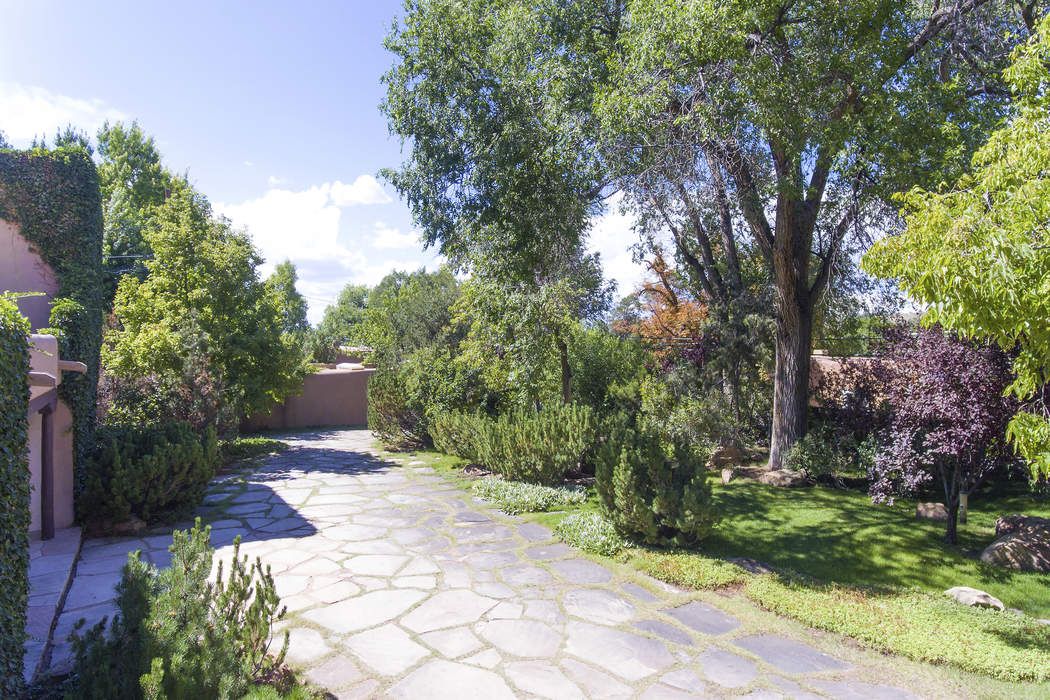 540 Canyon Road, Santa Fe, NM 87501 Sotheby's International Realty, Inc.