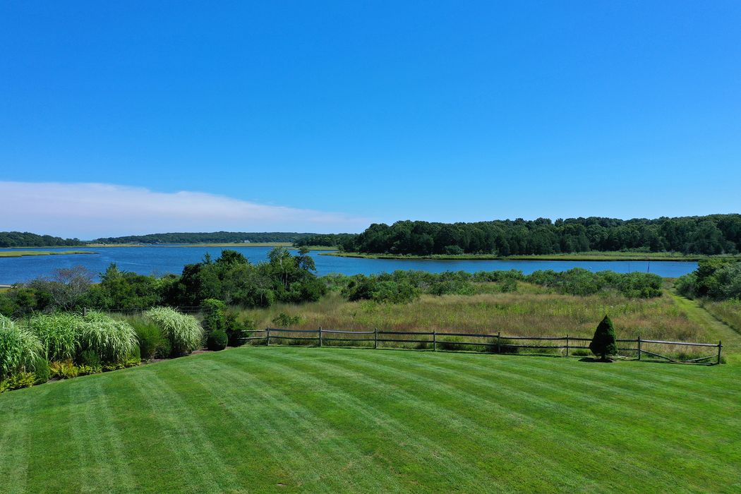 864 Springs Fireplace Road East Hampton Ny 11937 Sotheby S