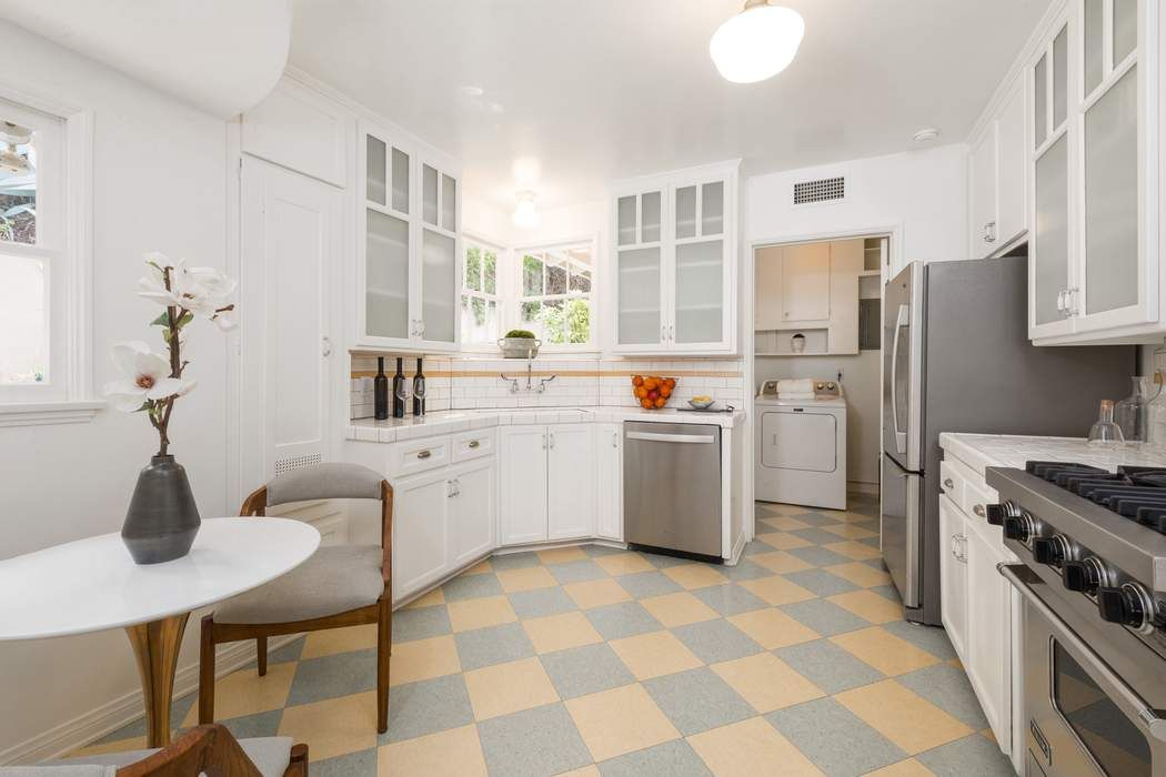 2763 Outpost Drive Los Angeles, CA 90068