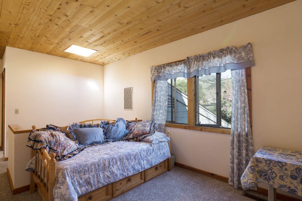 22 Woodside Place, Carmel Valley, CA 93924 Sotheby's International