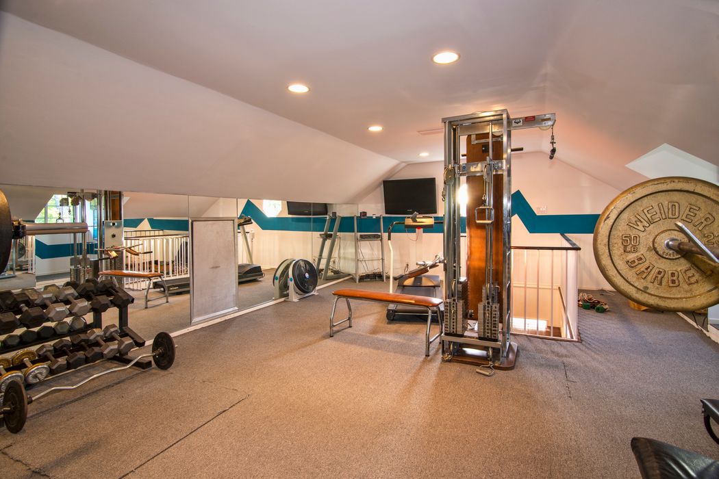 932 West Road, Glendale, CA 91202 Sotheby's International