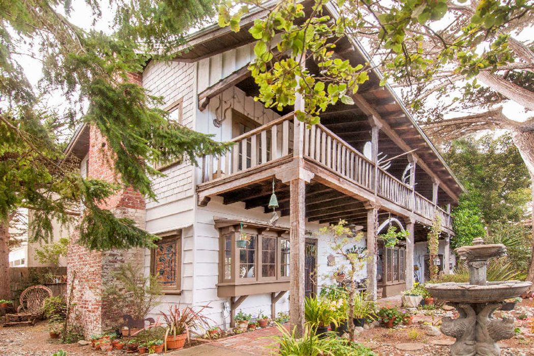 1122 Harrison Street, Monterey, CA 93940 Sotheby's International Realty, Inc.