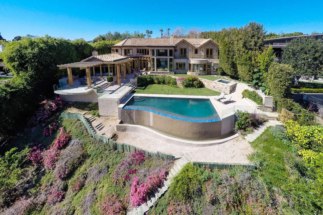 964 Napoli Drive  Pacific Palisades  90272 Sotheby s International