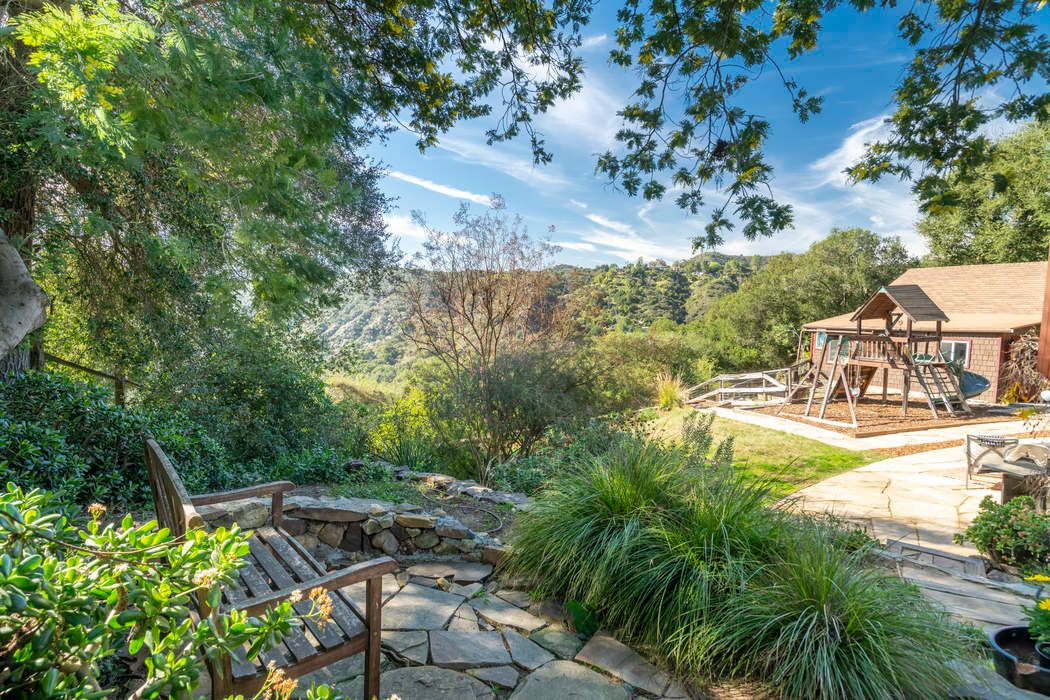 20756 Hillside Dr Topanga, CA 90290