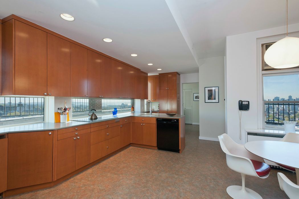 47 Plaza Street West Apt Ph, Brooklyn, NY 11217 Sotheby's International Realty, Inc.