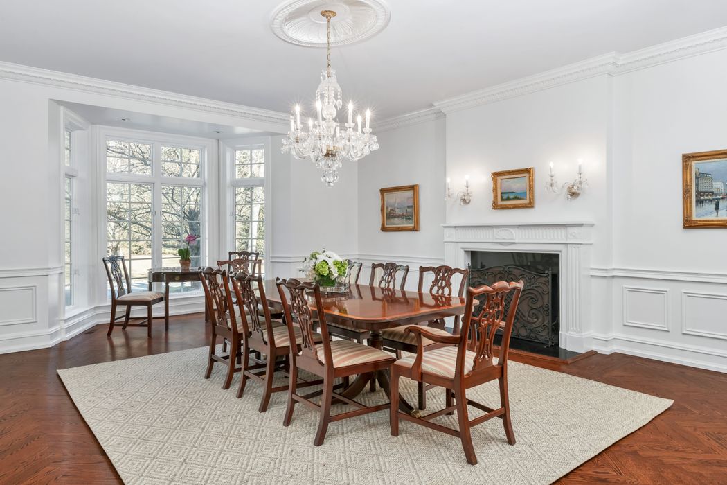 5 Ashton Drive, Greenwich, CT 06830 Sotheby's International Realty, Inc.