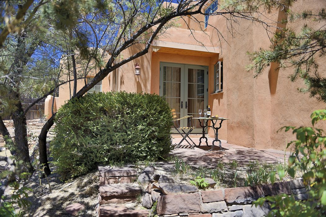 1290 Lejano Lane, Santa Fe, NM 87501 Sotheby's International Realty, Inc.